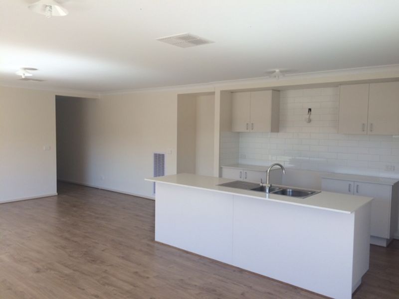 5 Pisa Way, Mernda VIC 3754