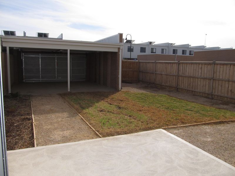 27 Courthouse Walk, Doreen VIC 3754