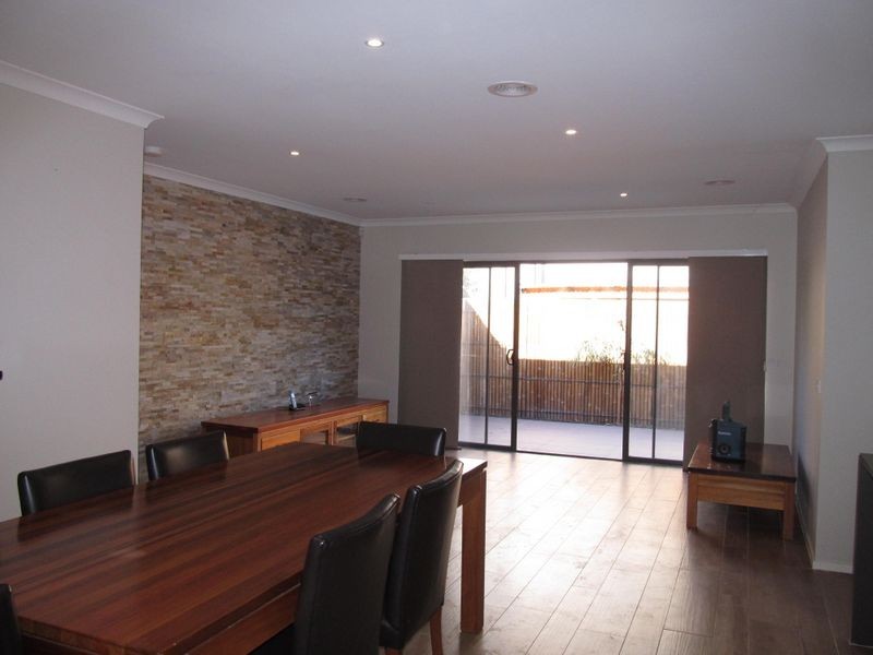 10 Pin Oak Mews, Epping VIC 3076