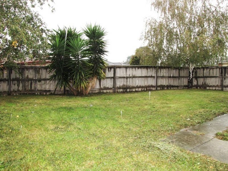 1 Hatten Place, Berwick VIC 3806