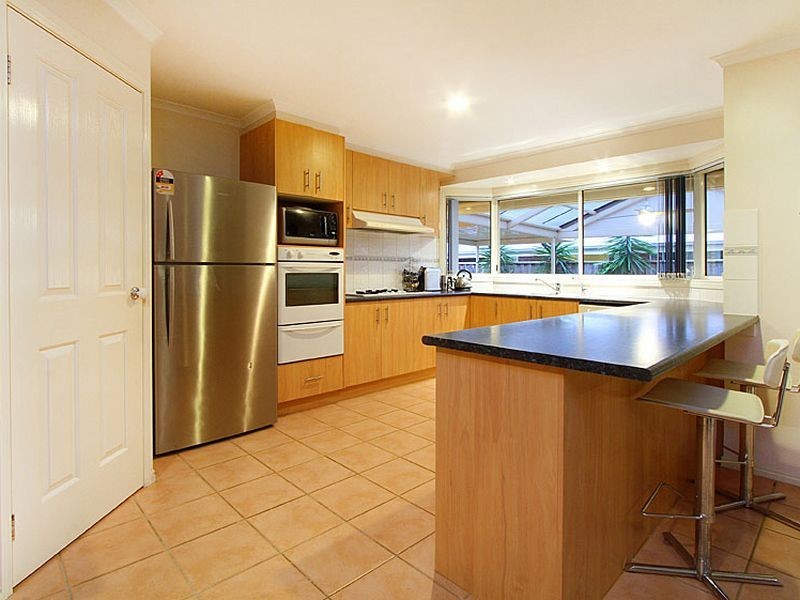 34 Pretty Valley Grove, South Morang VIC 3752