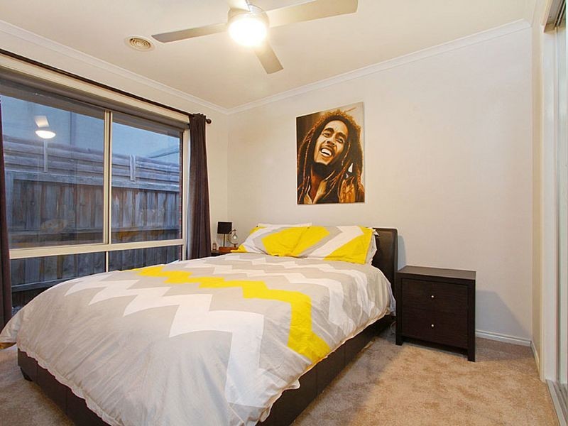 34 Pretty Valley Grove, South Morang VIC 3752