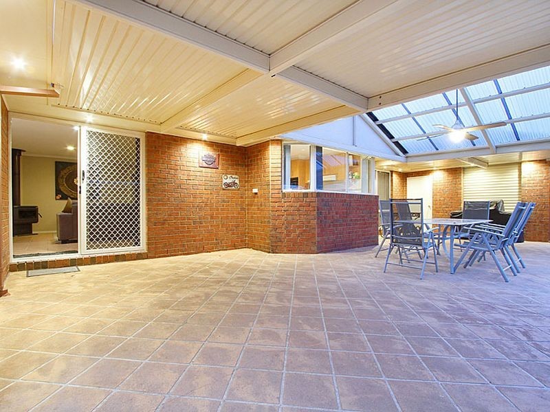 34 Pretty Valley Grove, South Morang VIC 3752