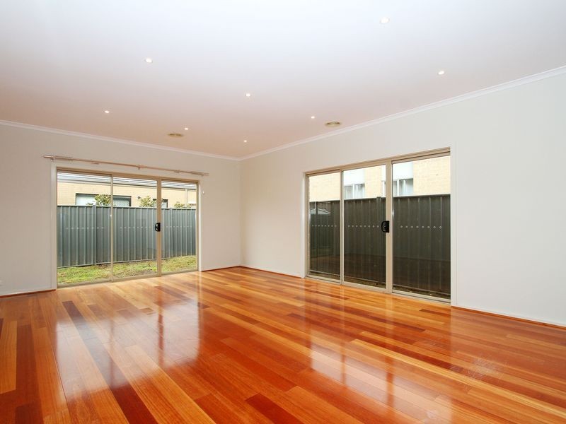 24 Paisley Crescent, Mernda VIC 3754