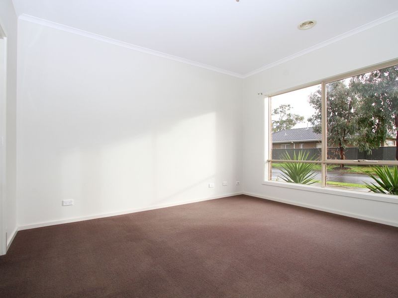 24 Paisley Crescent, Mernda VIC 3754