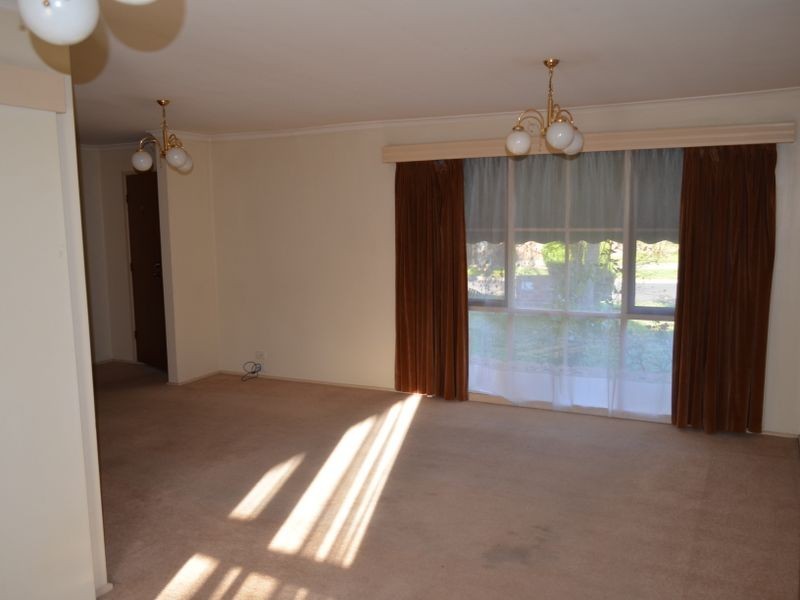 2 Lilac Court, Mill Park VIC 3082