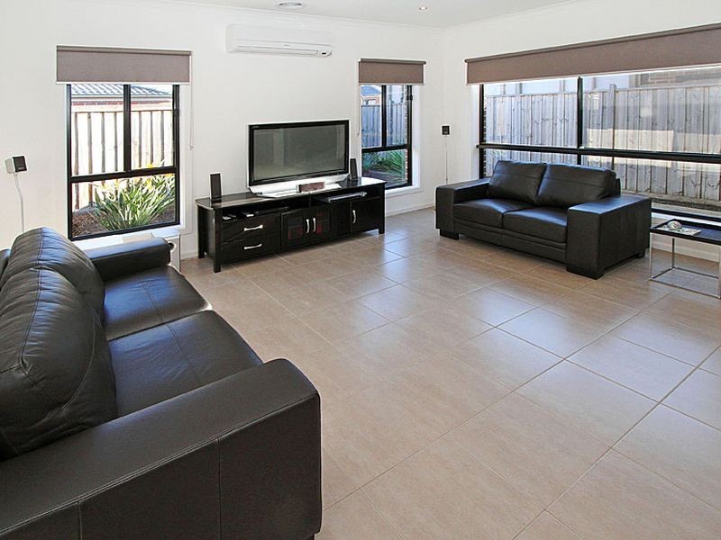 10 Treeview Drive, South Morang VIC 3752