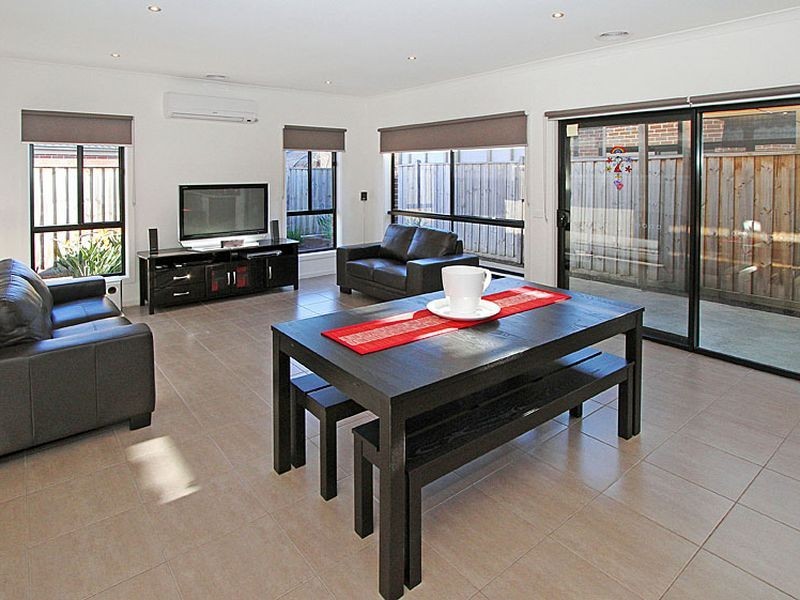 10 Treeview Drive, South Morang VIC 3752