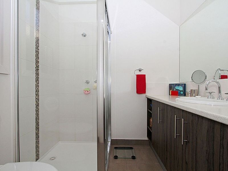 10 Treeview Drive, South Morang VIC 3752