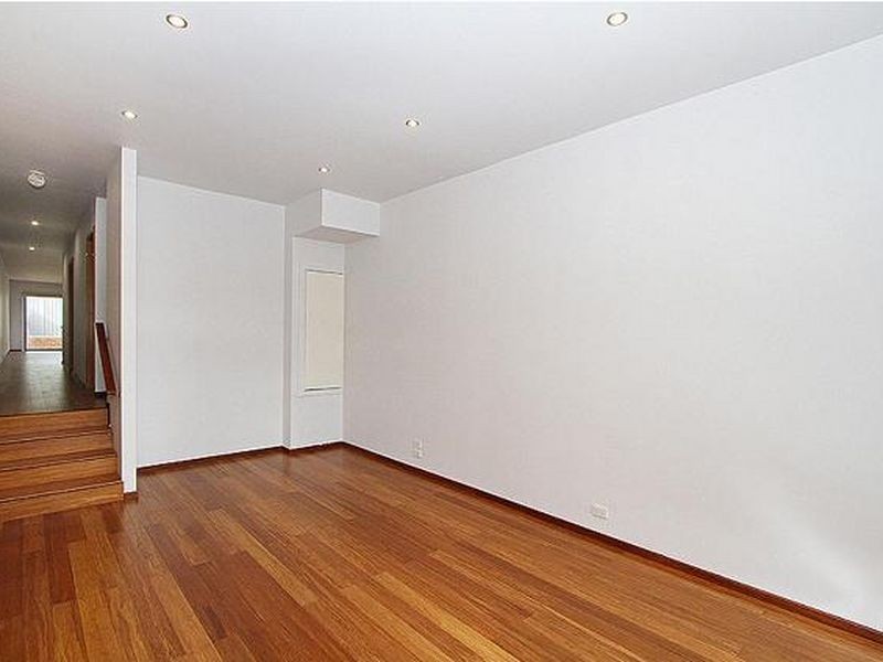 22 McLaughlin Crescent, Mill Park VIC 3082