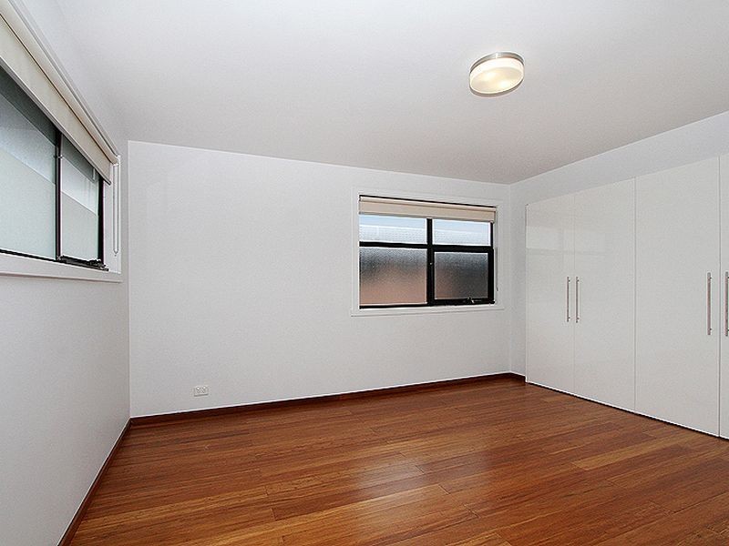 22 McLaughlin Crescent, Mill Park VIC 3082