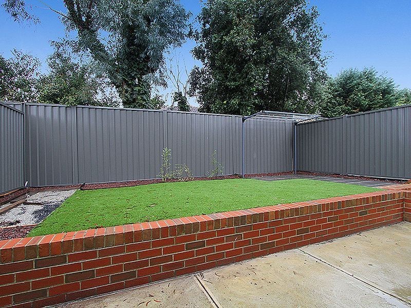 22 McLaughlin Crescent, Mill Park VIC 3082