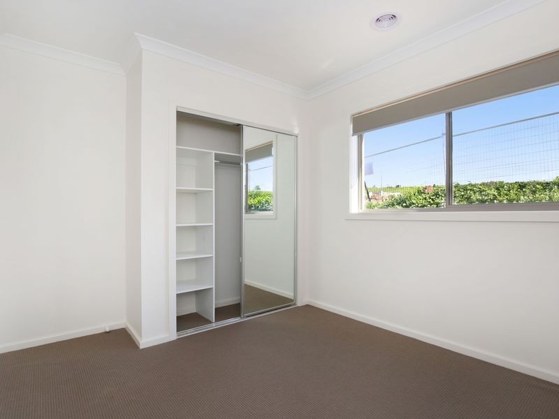 8 Raitt Grove, Mernda VIC 3754