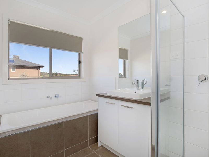 8 Raitt Grove, Mernda VIC 3754