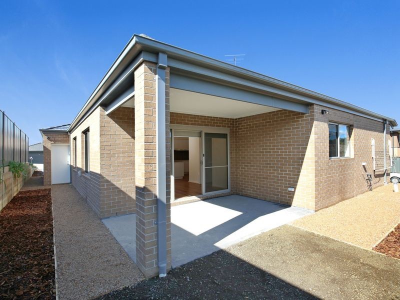 8 Raitt Grove, Mernda VIC 3754