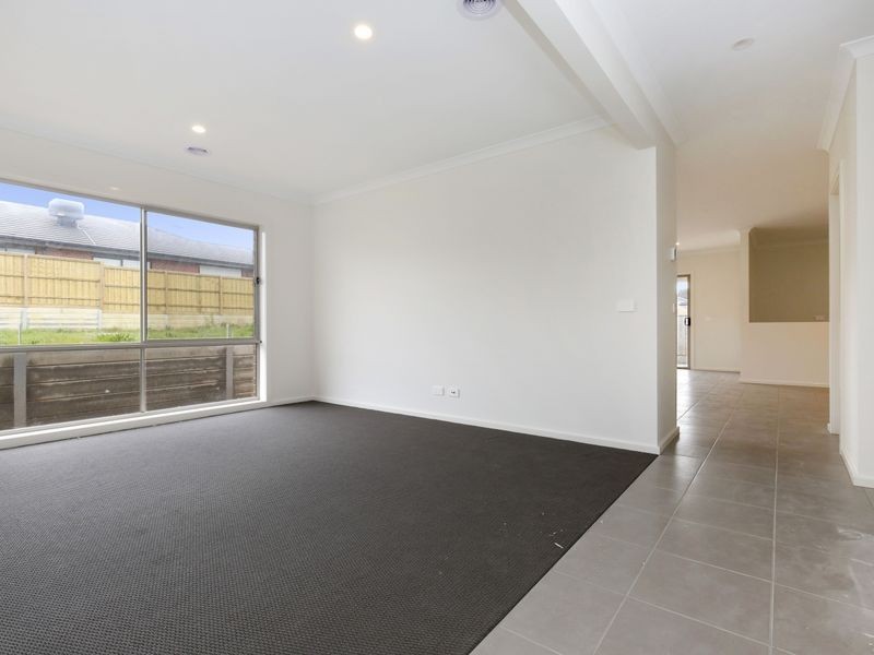 10 Bluejay Road, Doreen VIC 3754