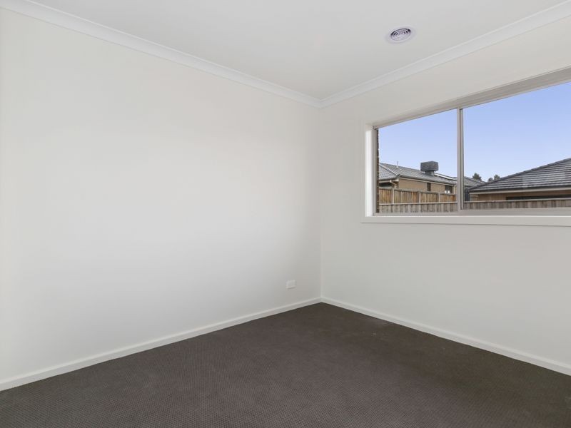 10 Bluejay Road, Doreen VIC 3754