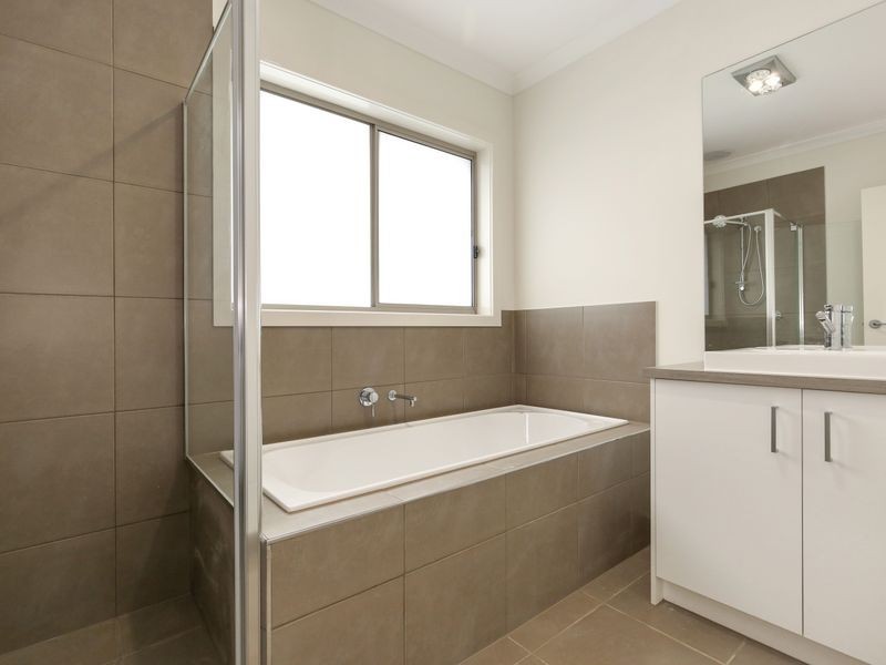 10 Bluejay Road, Doreen VIC 3754