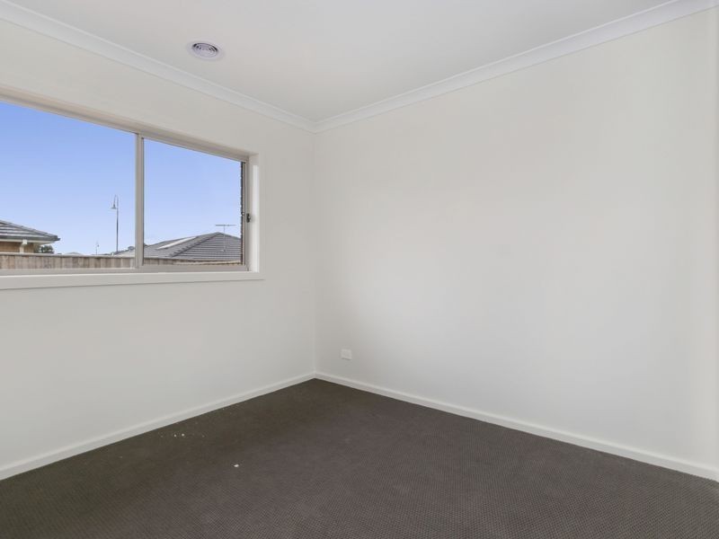 10 Bluejay Road, Doreen VIC 3754