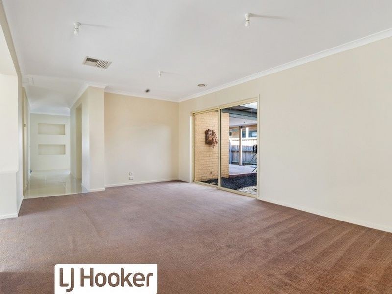 18 Monet Place, South Morang VIC 3752