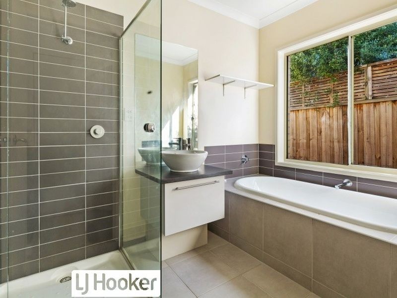 18 Monet Place, South Morang VIC 3752