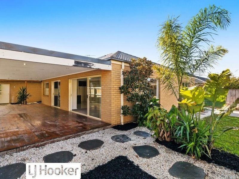 18 Monet Place, South Morang VIC 3752