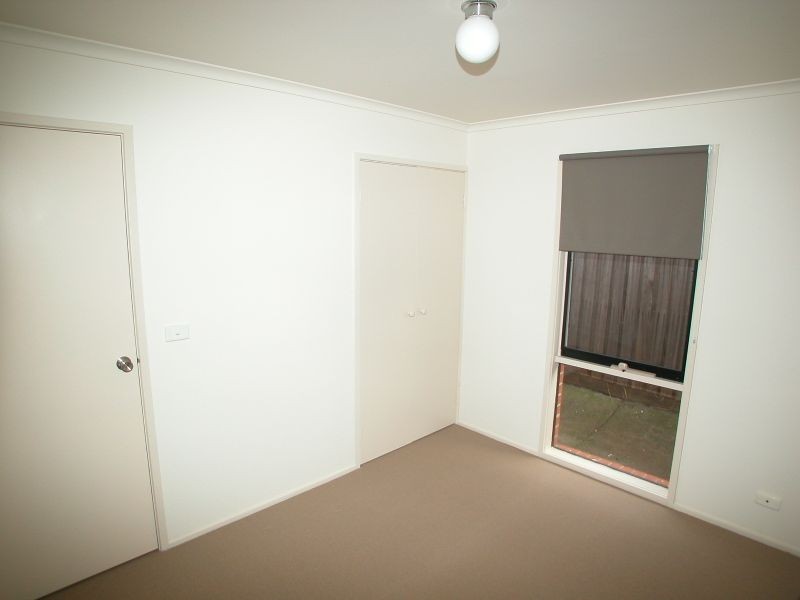 1/105 Hawkes Drive, Mill Park VIC 3082