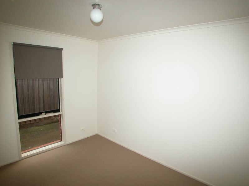 1/105 Hawkes Drive, Mill Park VIC 3082