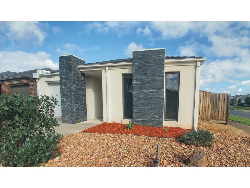 19 Persimmon Way, Doreen VIC 3754