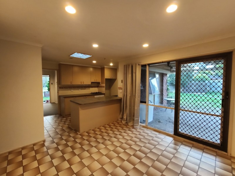 2 Lilac Court, Mill Park VIC 3082