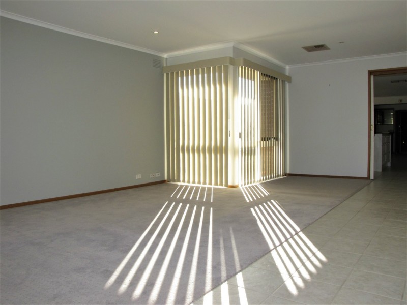 31 Mockridge Drive, Mill Park VIC 3082