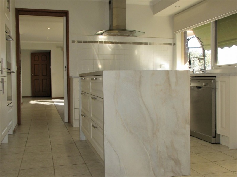 31 Mockridge Drive, Mill Park VIC 3082