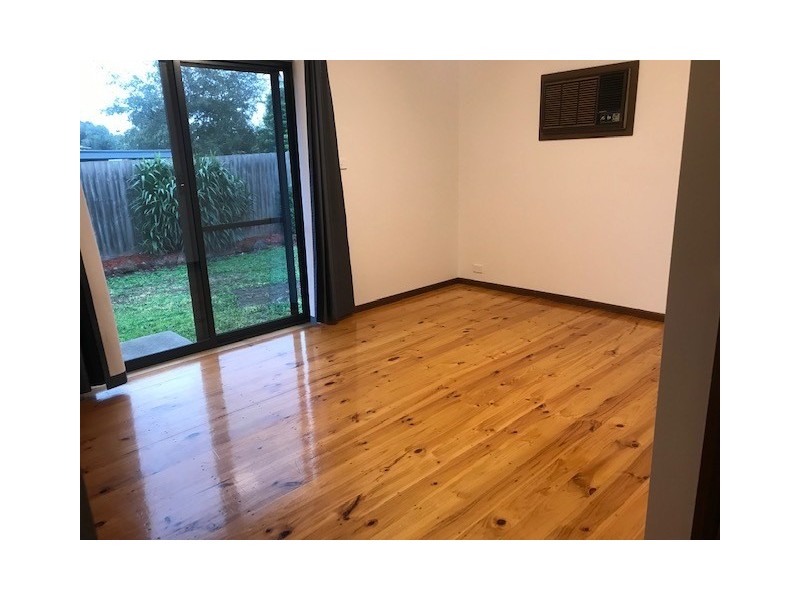 64 Roycroft Avenue, Mill Park VIC 3082