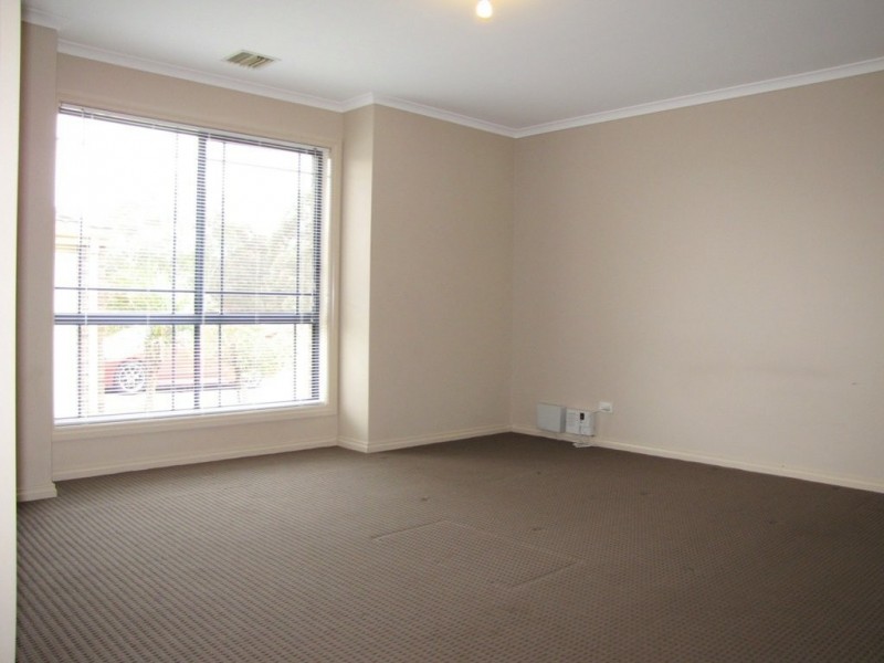 1 Bushmans Walk, South Morang VIC 3752