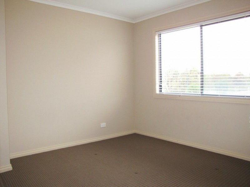 1 Bushmans Walk, South Morang VIC 3752