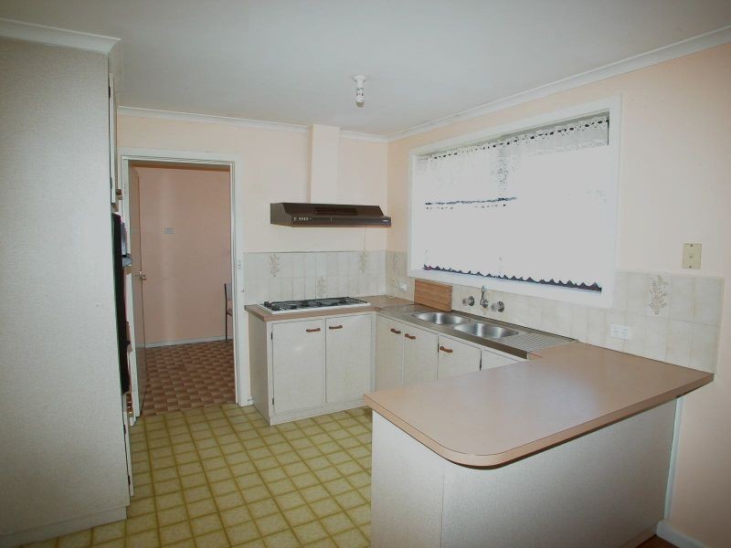 122 Redleap Avenue, Mill Park VIC 3082