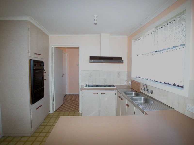 122 Redleap Avenue, Mill Park VIC 3082