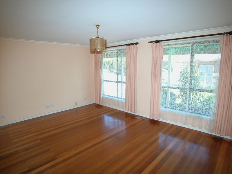 122 Redleap Avenue, Mill Park VIC 3082