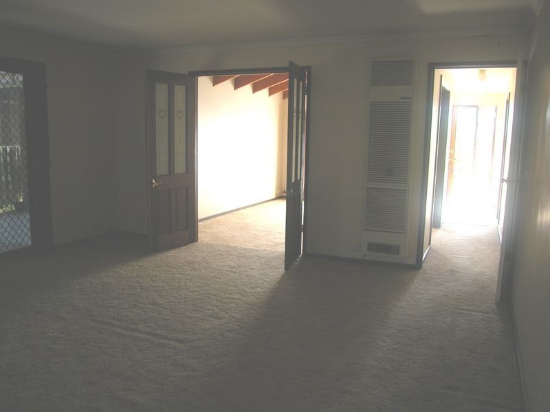 24 Morang Drive, Mill Park VIC 3082