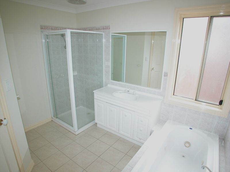 137 The Lakes Boulevard, South Morang VIC 3752