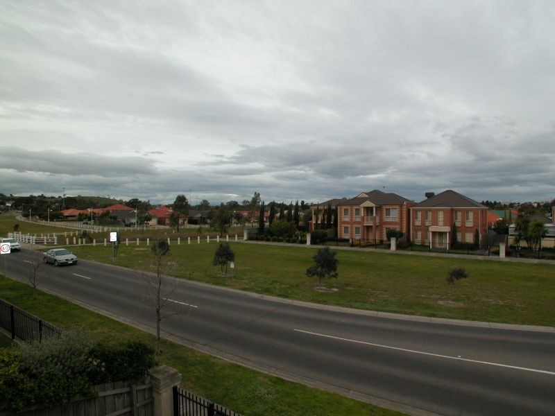 137 The Lakes Boulevard, South Morang VIC 3752