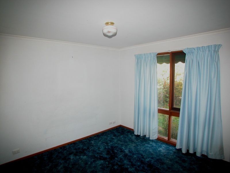 7 Canary Court, Mill Park VIC 3082