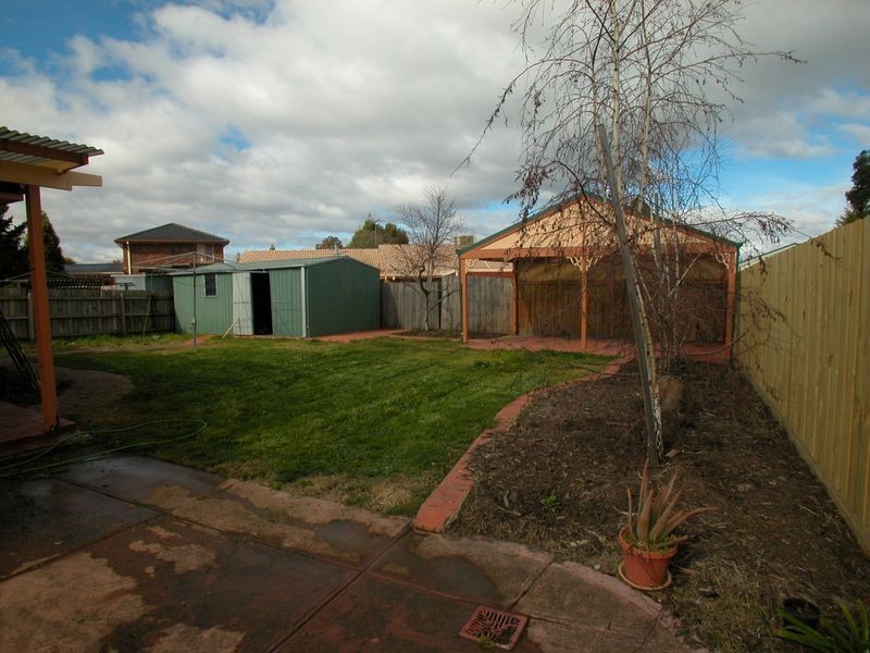 100 Garden Grove Drive, Mill Park VIC 3082