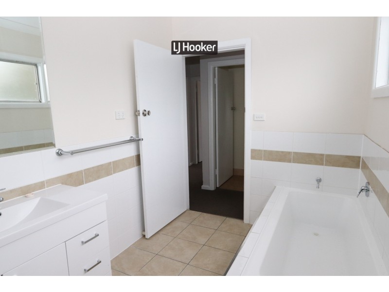 58 Butler Street, Inverell NSW 2360