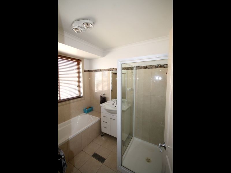 19 Brownleigh Vale Drive, Inverell NSW 2360