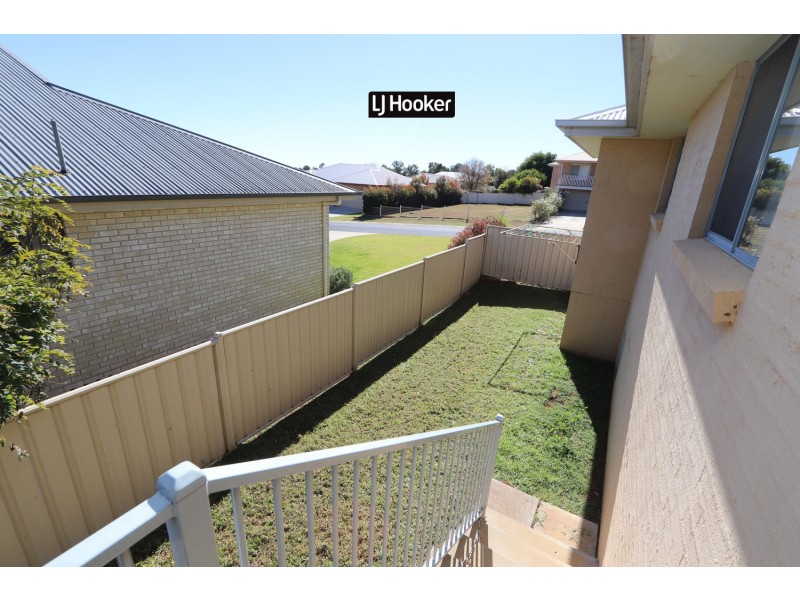 18 Lake Inverell Drive, Inverell NSW 2360