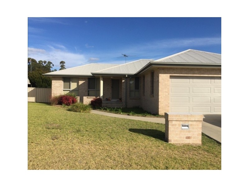 14 Kingfisher Drive, Inverell NSW 2360