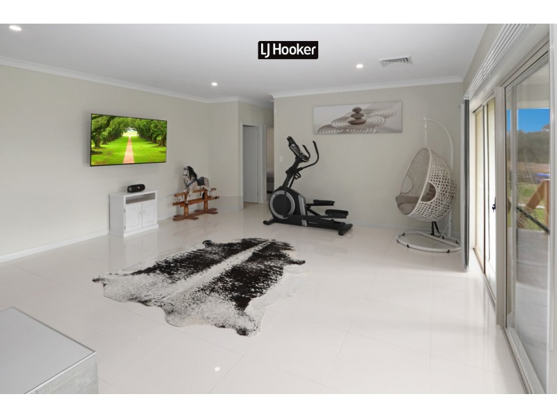 37 Talbragar Close, Inverell NSW 2360