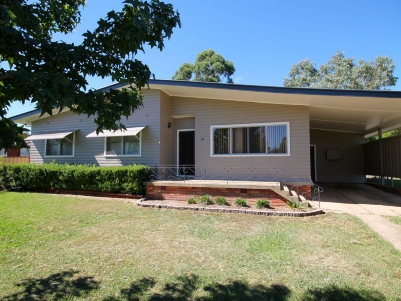14 Gilchrist Street, Inverell NSW 2360