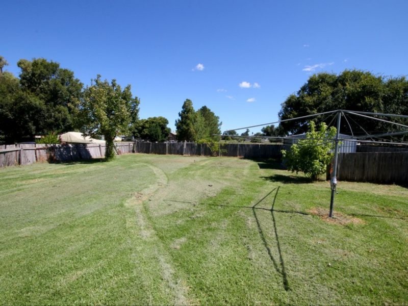 110 Macintyre Street, Inverell NSW 2360